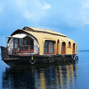 Botel Aqua Castle Houseboat - By Aqua Jumbo Houseboats, Alappuzha