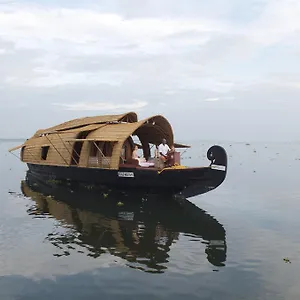 Botel Soma House Boat, Alappuzha